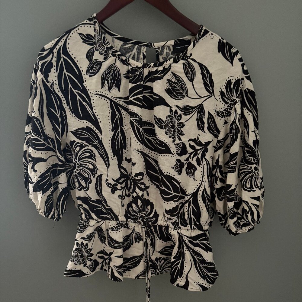 Who What Wear Women's Black and White Floral Blouse Size M